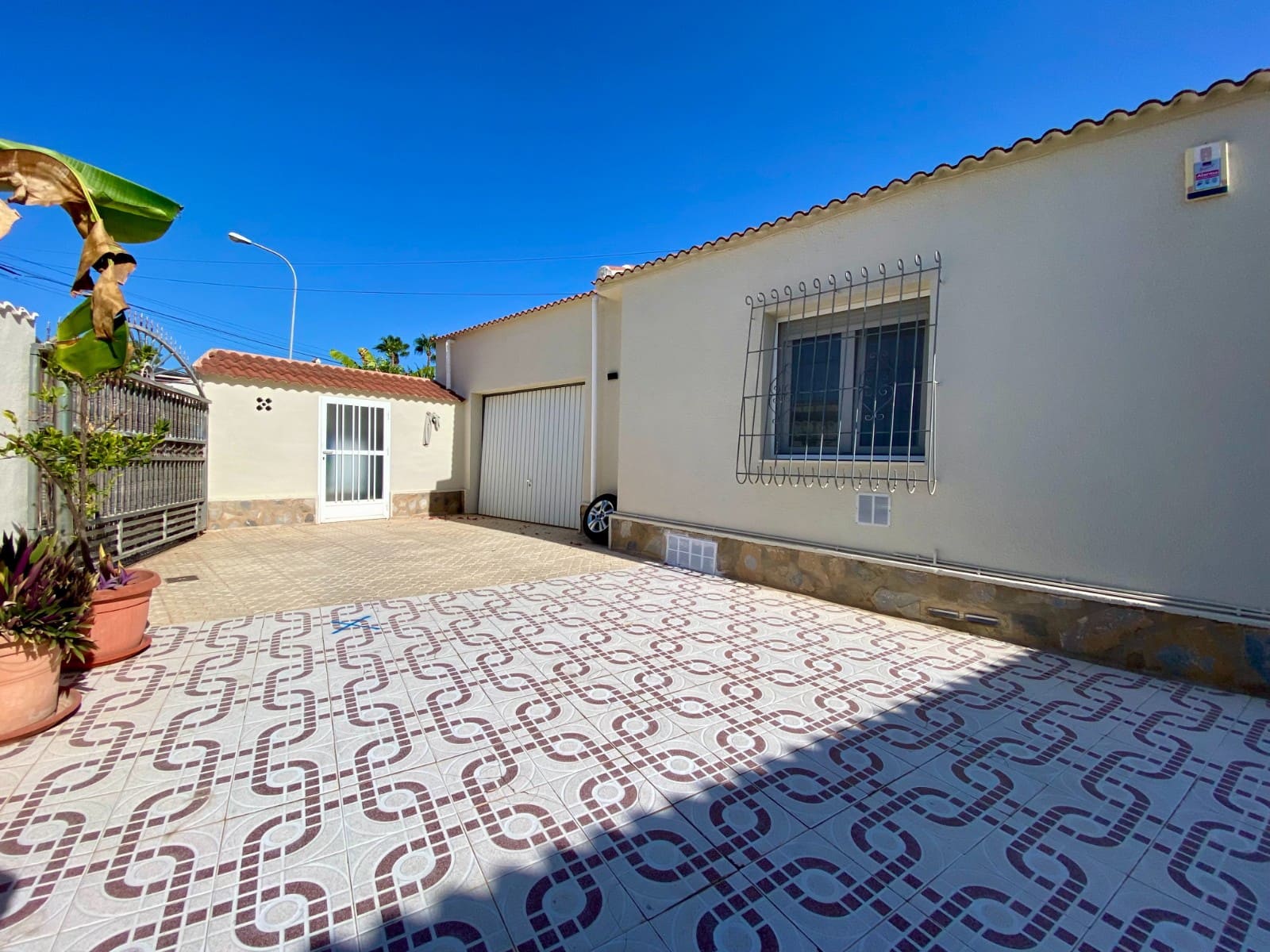 4 makuuhuone Huvila myytävänä paikassa Ciudad Quesada mukana uima-altaan 
autotalli - 549 000 € (Ref: 9221532)