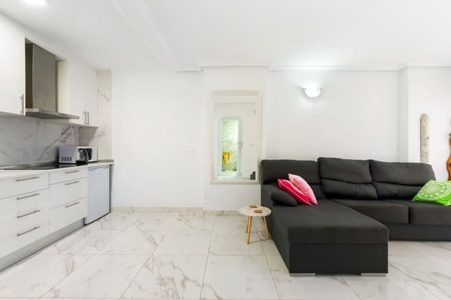 2 soveværelse Lejlighed til salg i Centro, Torrevieja med swimmingpool - € 129.900 (Ref: 9311901)
