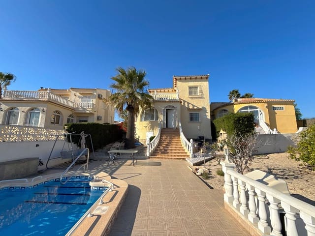 3 bedroom Villa for sale in Villamartin, Orihuela with pool garage - € 349,950 (Ref: 9346561)