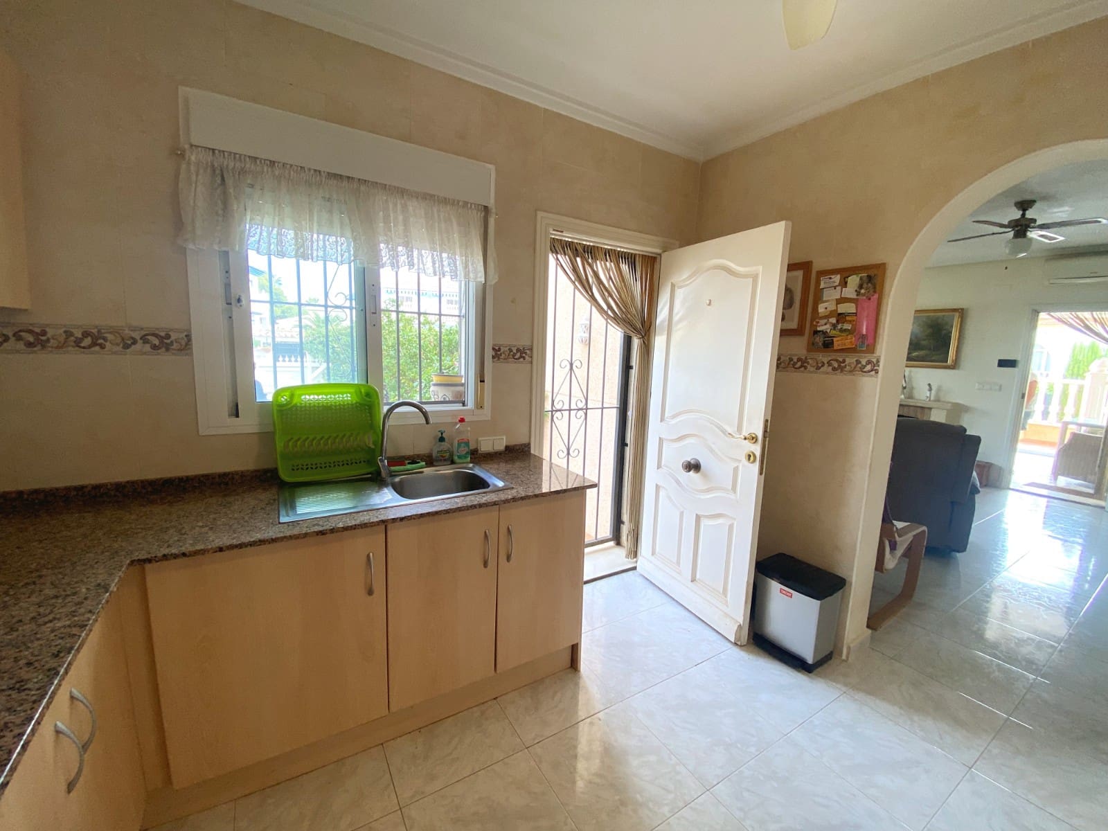 Chalet de 3 habitaciones en Ciudad Quesada en venta con piscina - 399.000 € (Ref: 9346991)