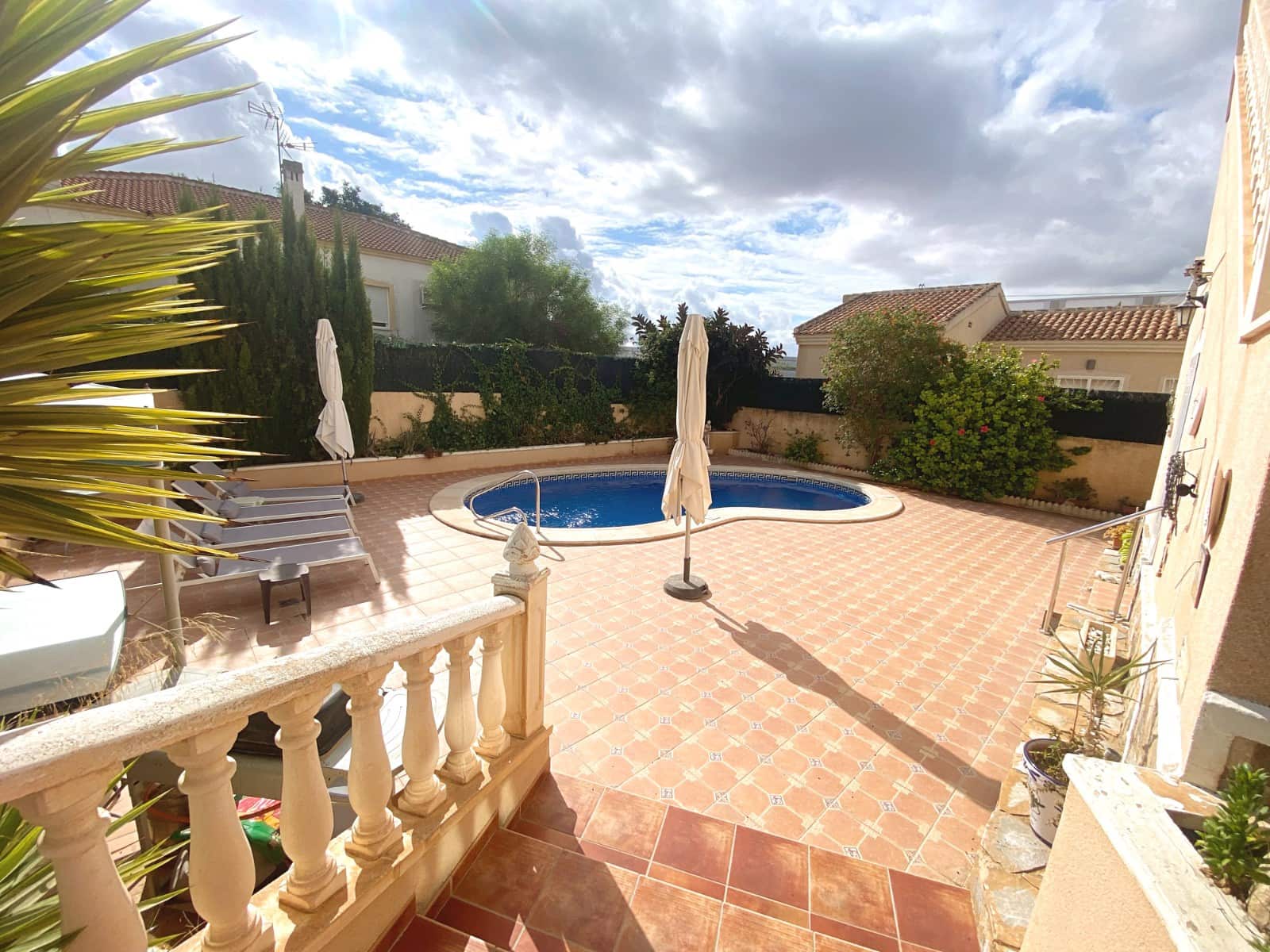 Chalet de 3 habitaciones en Ciudad Quesada en venta con piscina - 399.000 € (Ref: 9346991)