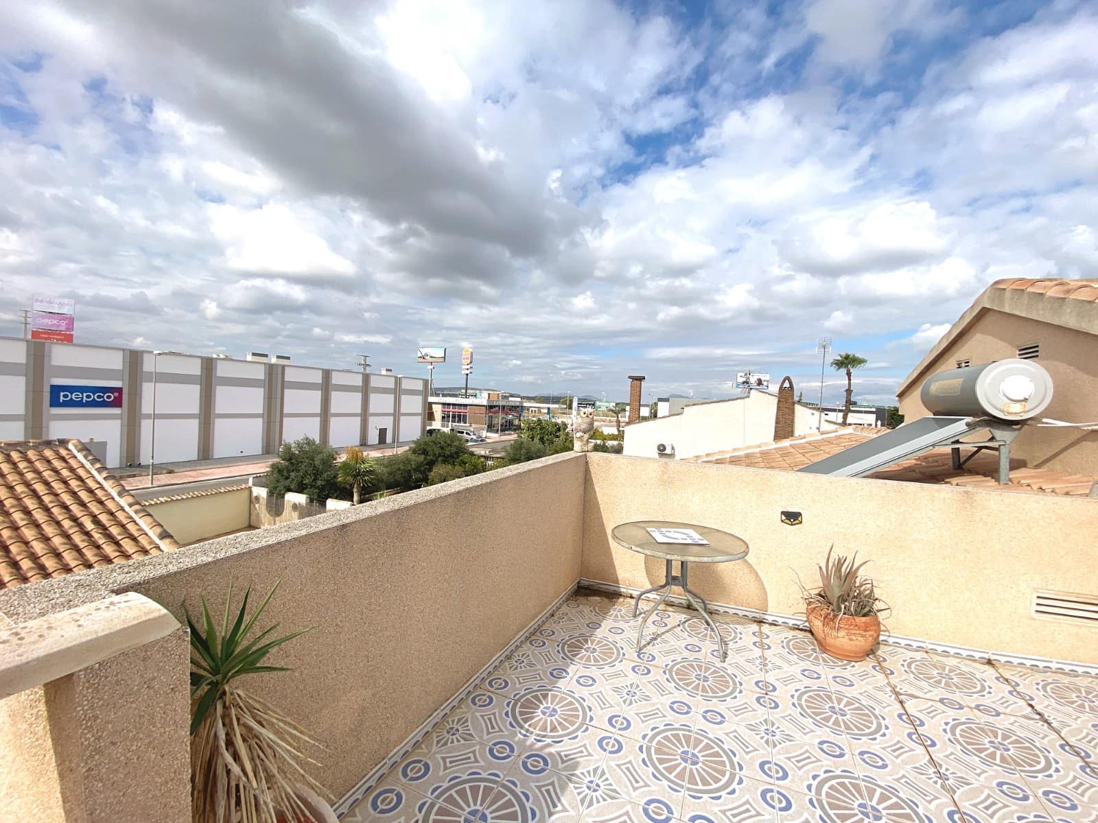 Chalet de 3 habitaciones en Ciudad Quesada en venta con piscina - 399.000 € (Ref: 9346991)