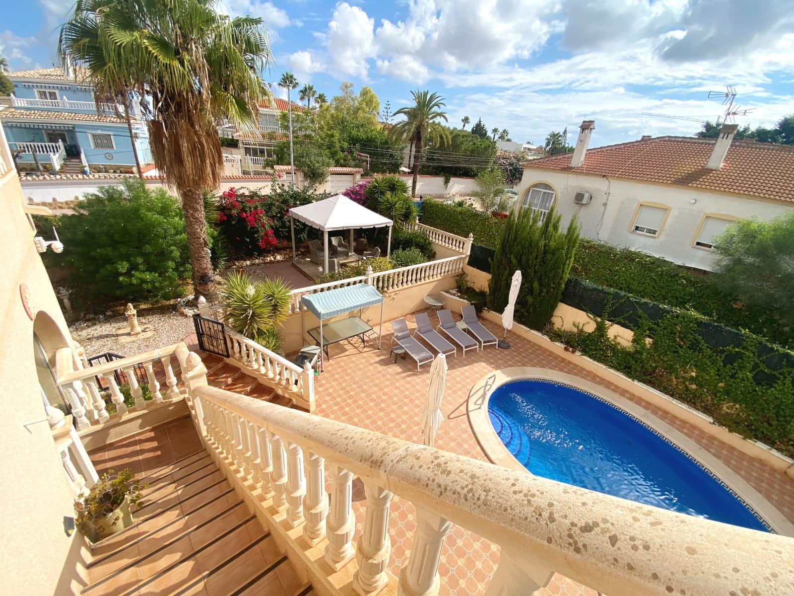 Chalet de 3 habitaciones en Ciudad Quesada en venta con piscina - 399.000 € (Ref: 9346991)