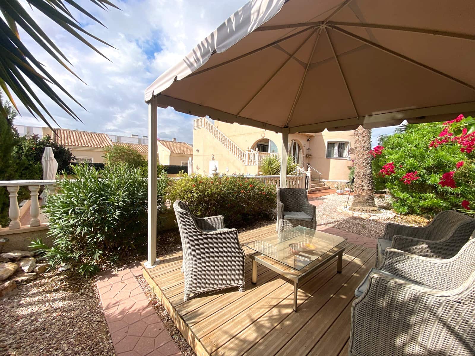 Chalet de 3 habitaciones en Ciudad Quesada en venta con piscina - 399.000 € (Ref: 9346991)