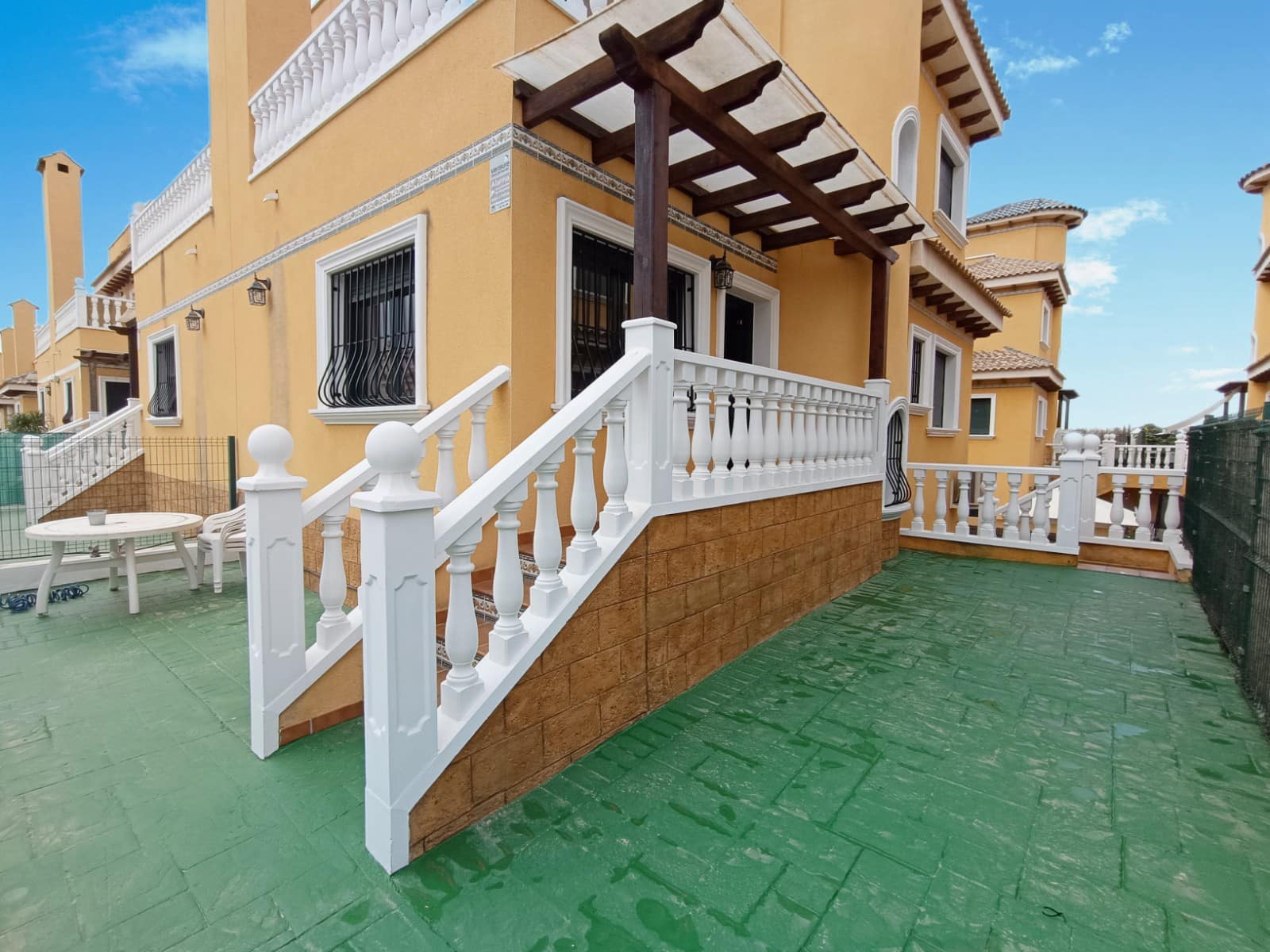 3 makuuhuone Paritalo myytävänä paikassa Ciudad Quesada mukana uima-altaan - 265 000 € (Ref: 9346998)