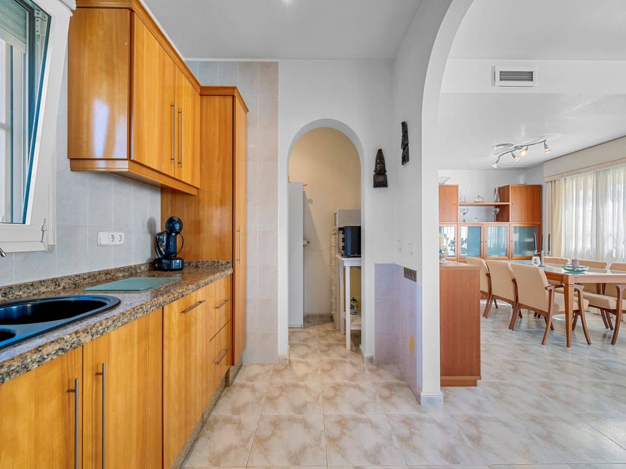 Chalet de 5 habitaciones en Benijófar en venta con piscina garaje - 399.000 € (Ref: 9348529)