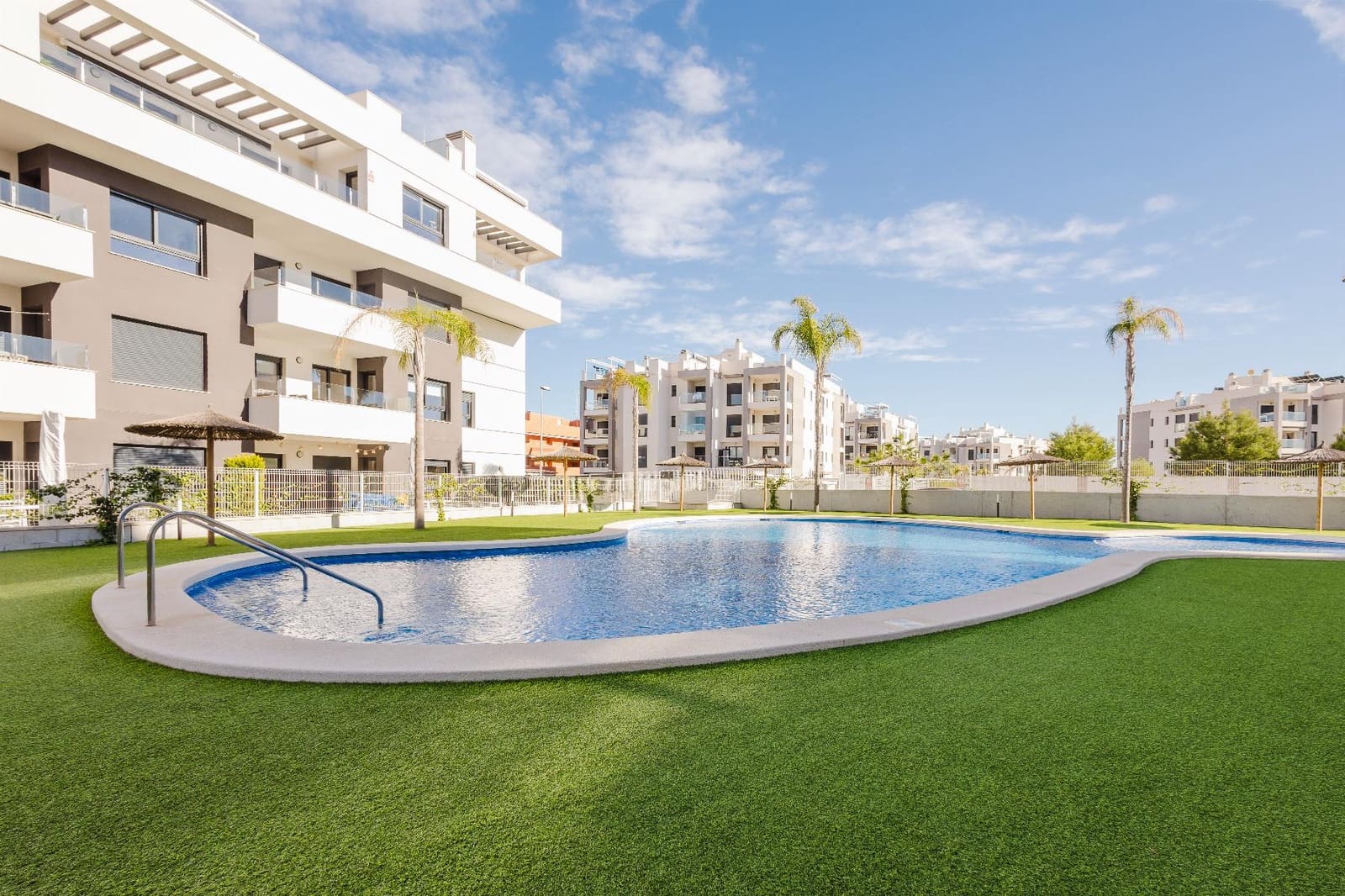 2 bedroom Apartment for sale in Orihuela Costa with pool garage - € 249,500 (Ref: 9349091)