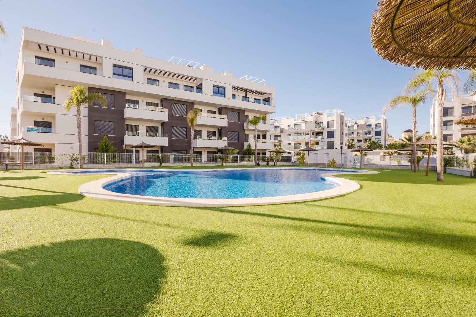 2 bedroom Apartment for sale in Orihuela Costa with pool garage - € 249,500 (Ref: 9349091)