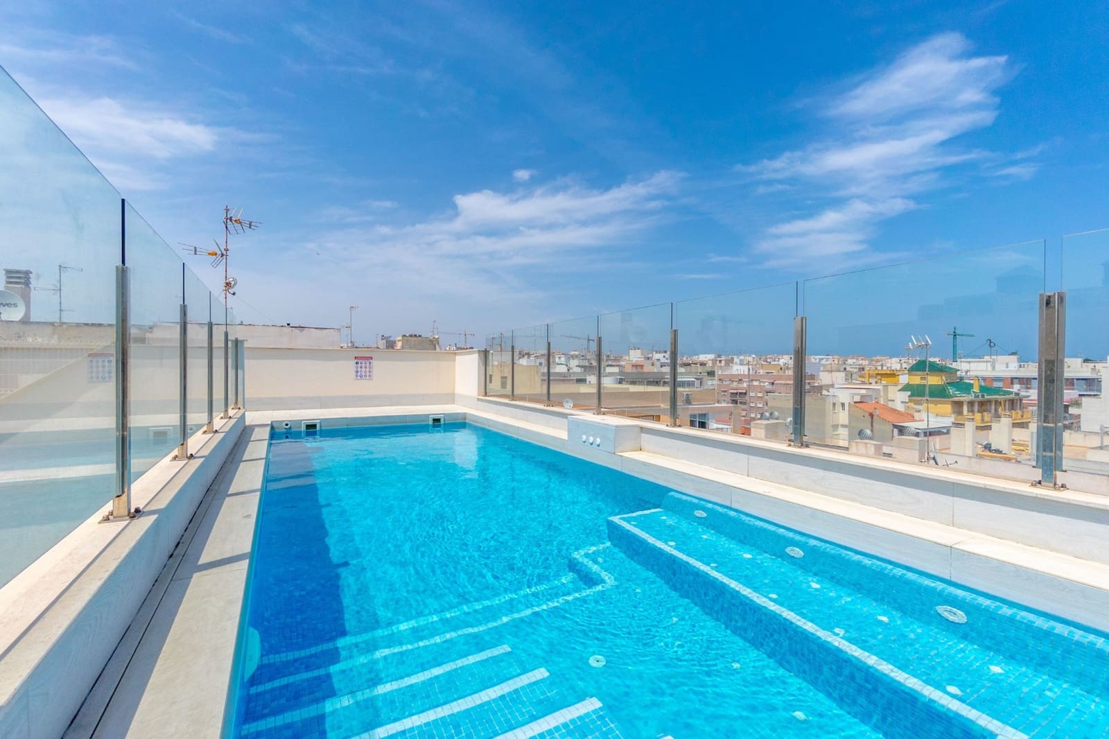 3 quarto Apartamento para venda em Torrevieja com piscina - 299 900 € (Ref: 9371316)