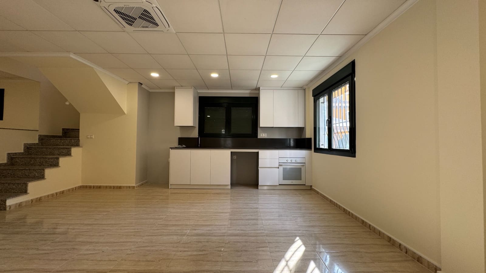 3 makuuhuone Huvila myytävänä paikassa Ciudad Quesada mukana uima-altaan - 295 000 € (Ref: 9386672)