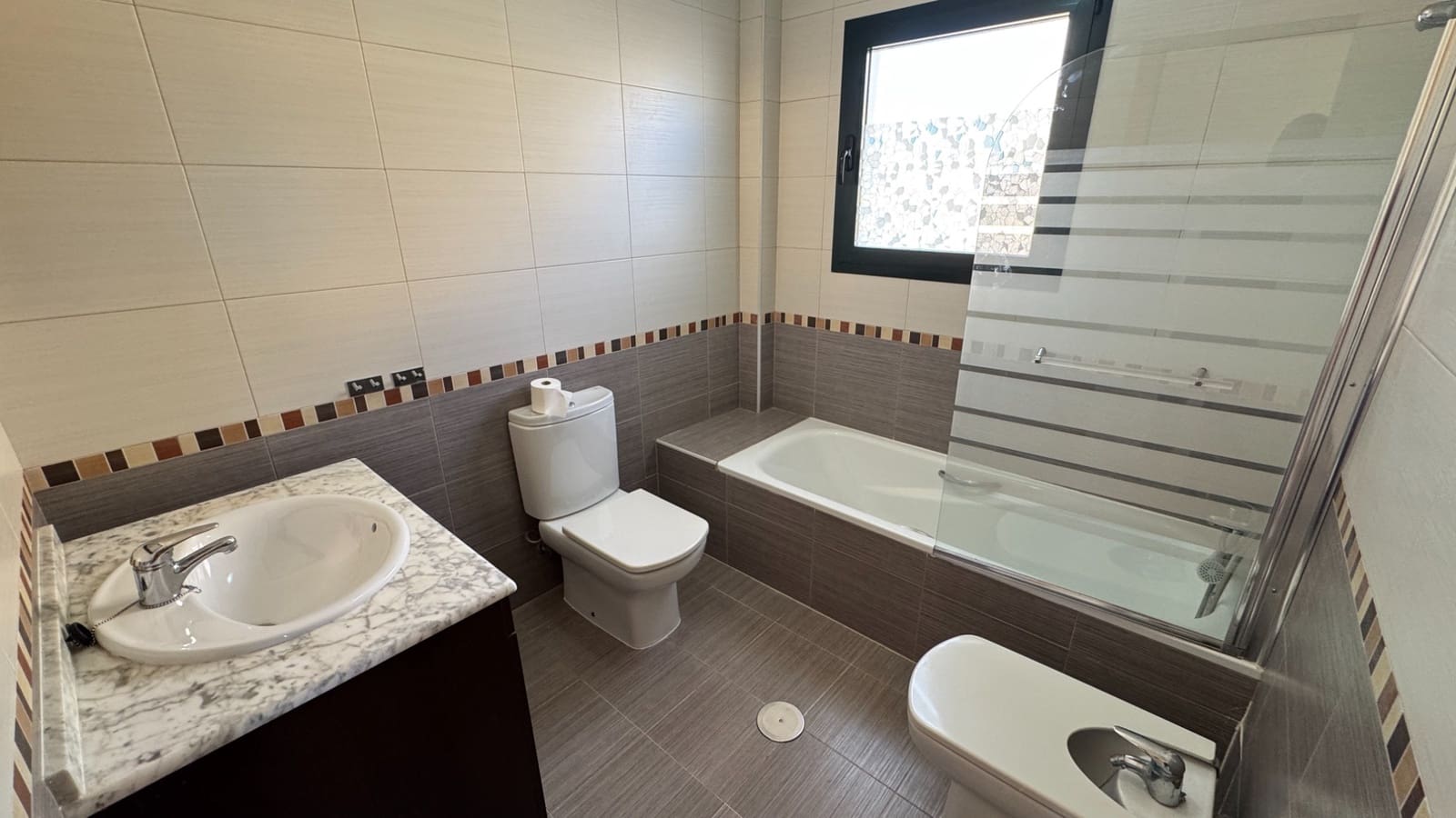 3 makuuhuone Huvila myytävänä paikassa Ciudad Quesada mukana uima-altaan - 295 000 € (Ref: 9386672)