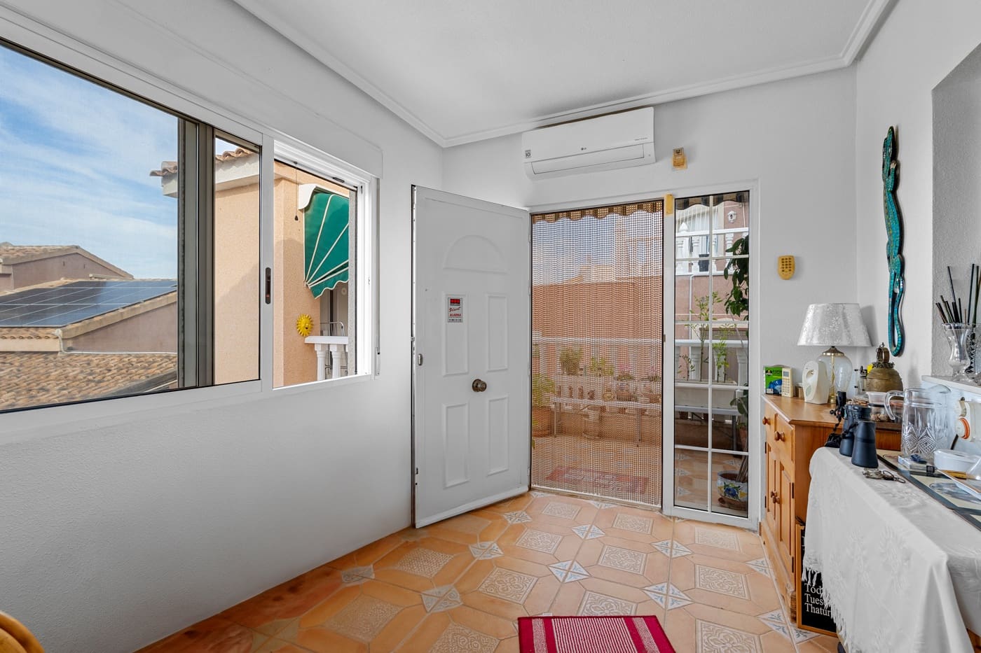 Chalet de 2 habitaciones en Ciudad Quesada en venta con piscina garaje - 325.000 € (Ref: 9386674)