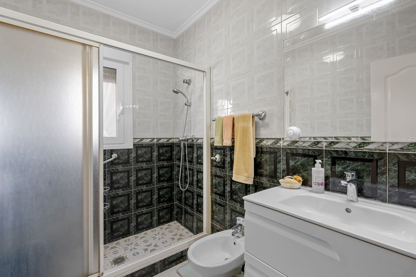 Chalet de 2 habitaciones en Ciudad Quesada en venta con piscina garaje - 325.000 € (Ref: 9386674)