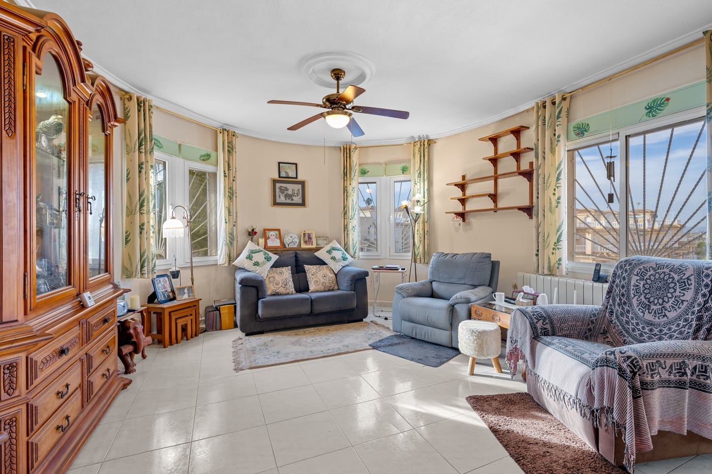 Chalet de 2 habitaciones en Ciudad Quesada en venta con piscina garaje - 325.000 € (Ref: 9386674)