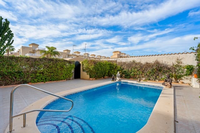 Chalet de 2 habitaciones en Ciudad Quesada, Rojales en venta con piscina garaje - 325.000 € (Ref: 9386674)