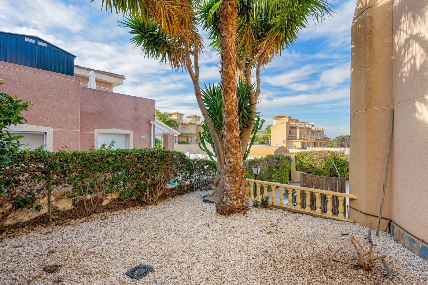 Chalet de 2 habitaciones en Ciudad Quesada en venta con piscina garaje - 325.000 € (Ref: 9386674)