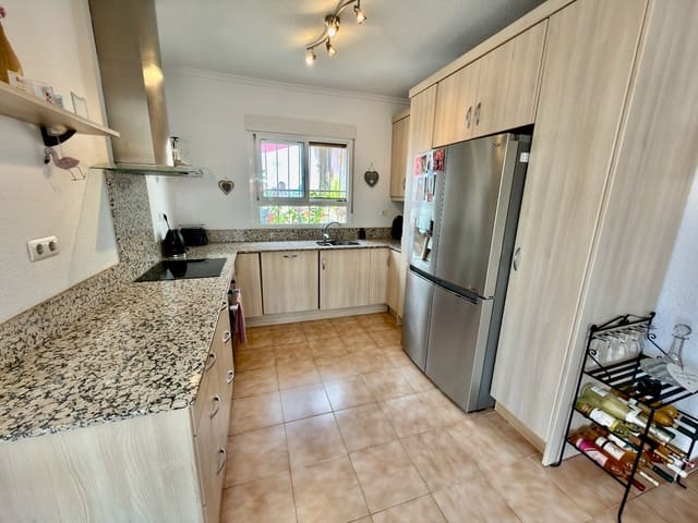 Chalet de 4 habitaciones en Ciudad Quesada, Rojales en venta con piscina garaje - 475.000 € (Ref: 9386675)