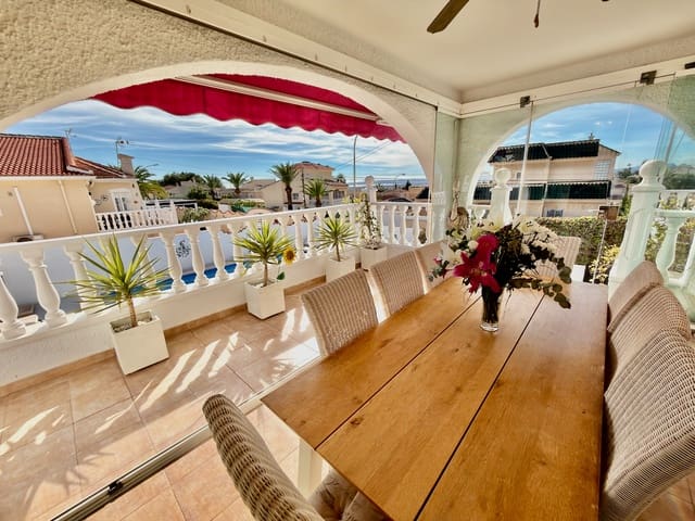 Chalet de 4 habitaciones en Ciudad Quesada, Rojales en venta con piscina garaje - 475.000 € (Ref: 9386675)