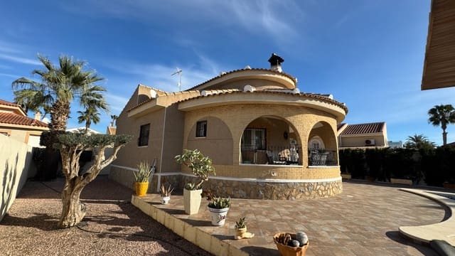 3 makuuhuone Huvila myytävänä paikassa Benijófar mukana uima-altaan 
autotalli - 325 000 € (Ref: 9387048)