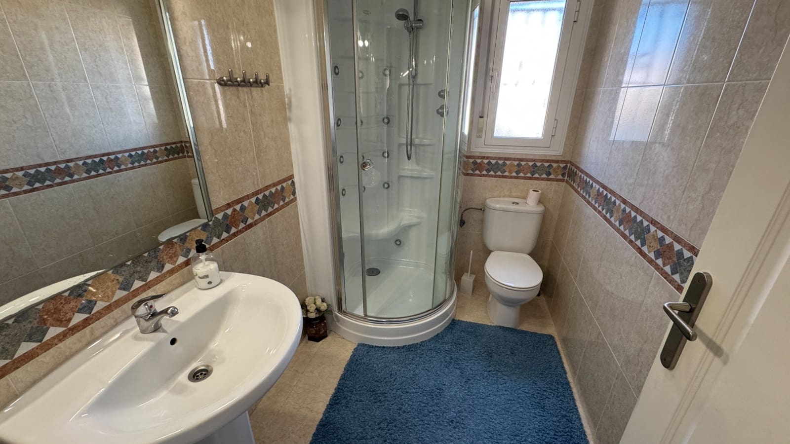 3 makuuhuone Huvila myytävänä paikassa Benijofar mukana uima-altaan 
autotalli - 325 000 € (Ref: 9387048)