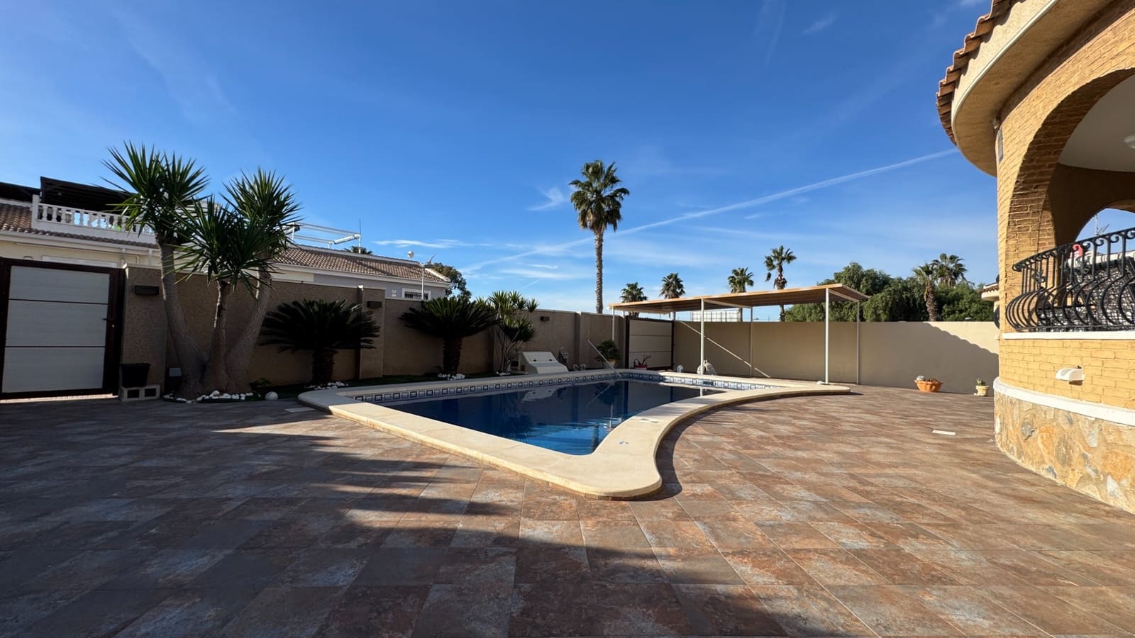 3 makuuhuone Huvila myytävänä paikassa Benijofar mukana uima-altaan 
autotalli - 325 000 € (Ref: 9387048)