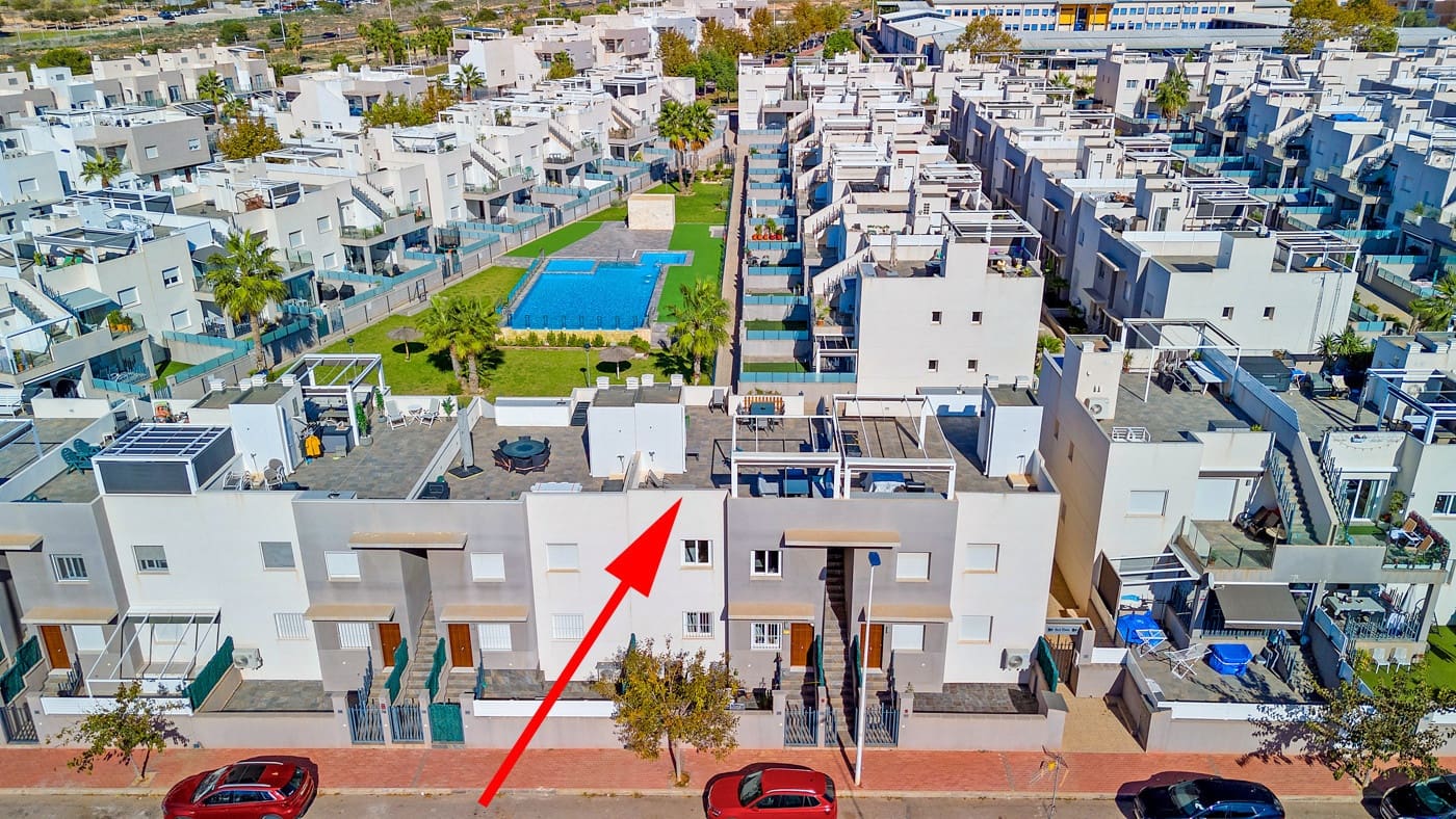2 soverom Hus til salgs i Torrevieja med svømmebasseng - € 284 000 (Ref: 9387049)