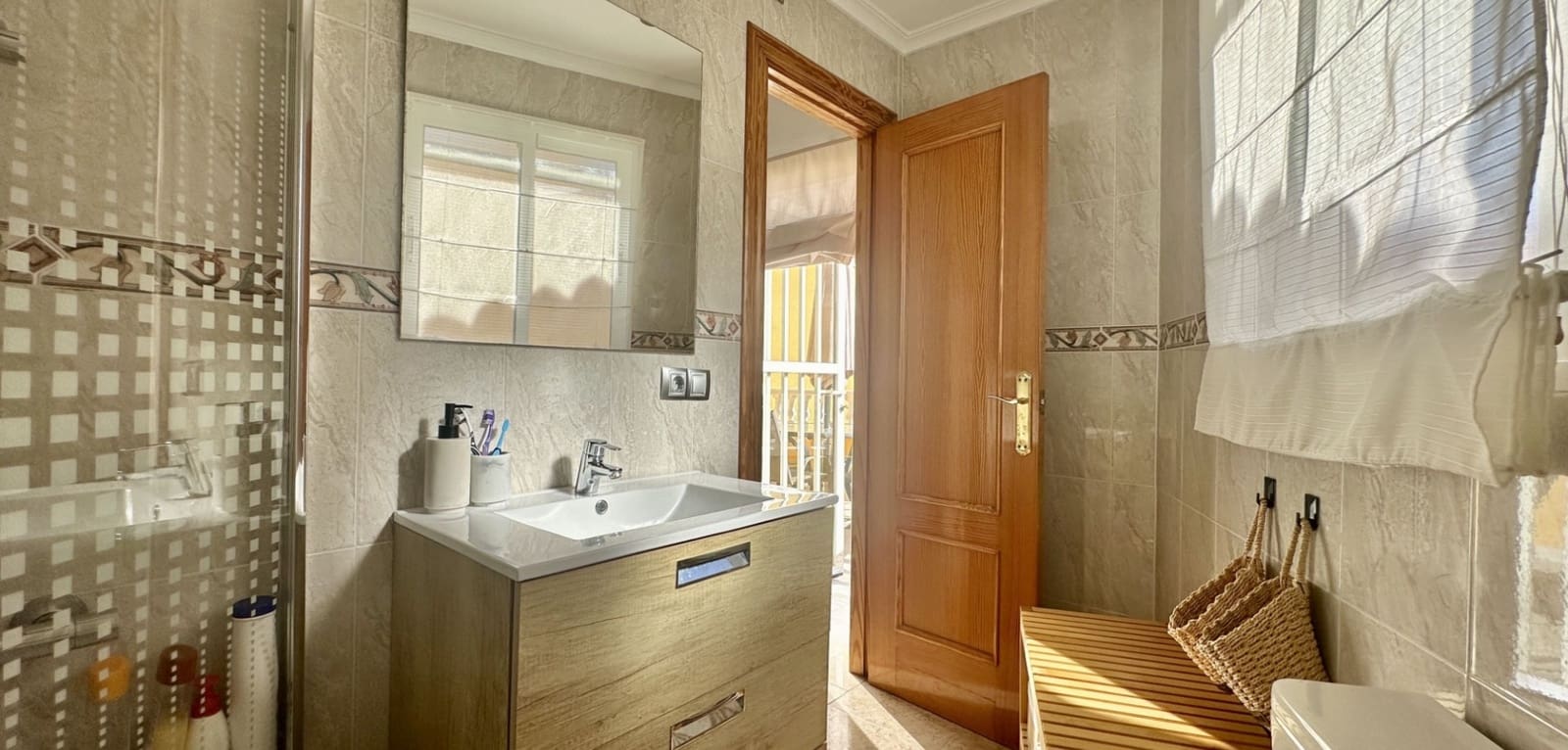 3 bedroom Townhouse for sale in La Florida with pool - € 295,000 (Ref: 9396637)