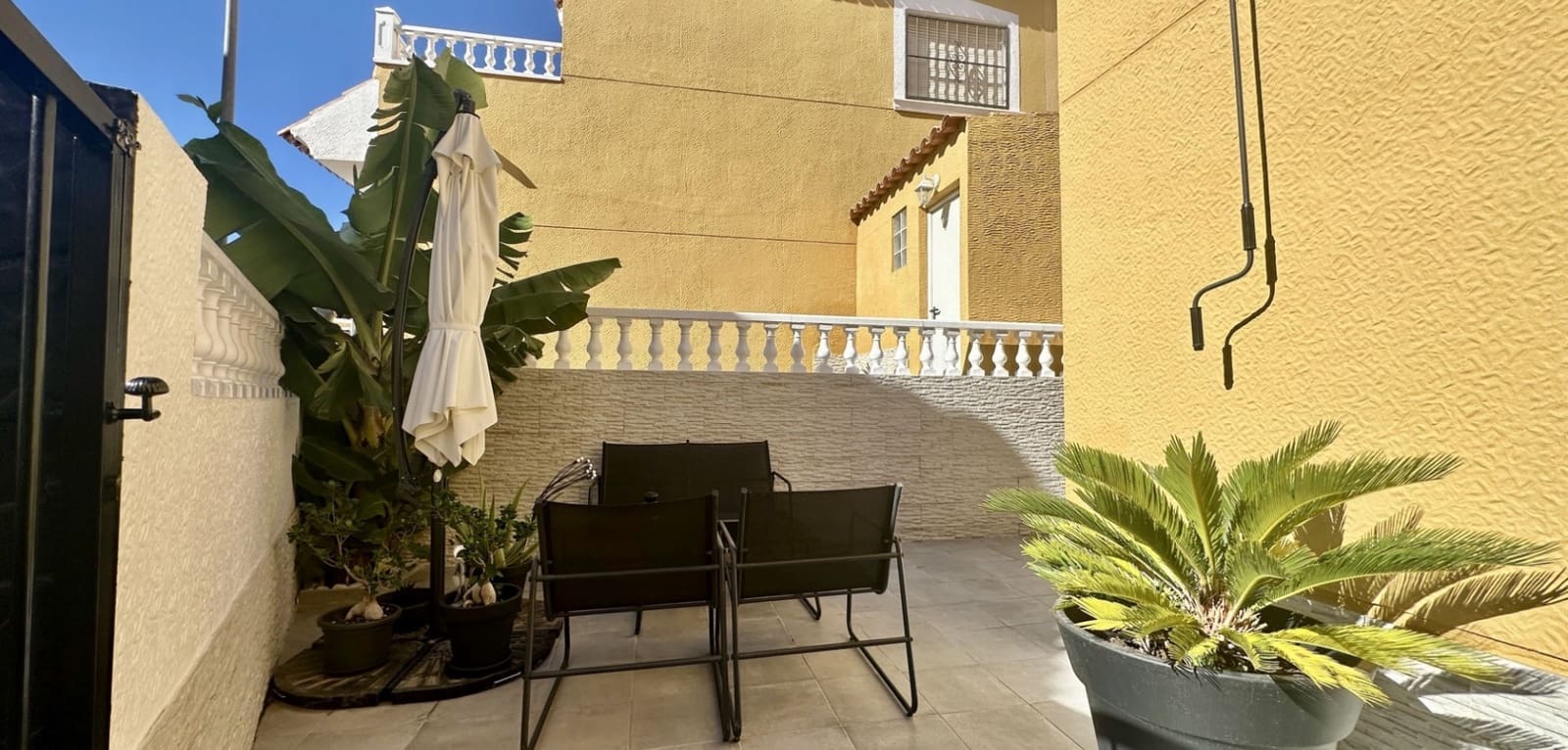 3 bedroom Townhouse for sale in La Florida with pool - € 295,000 (Ref: 9396637)