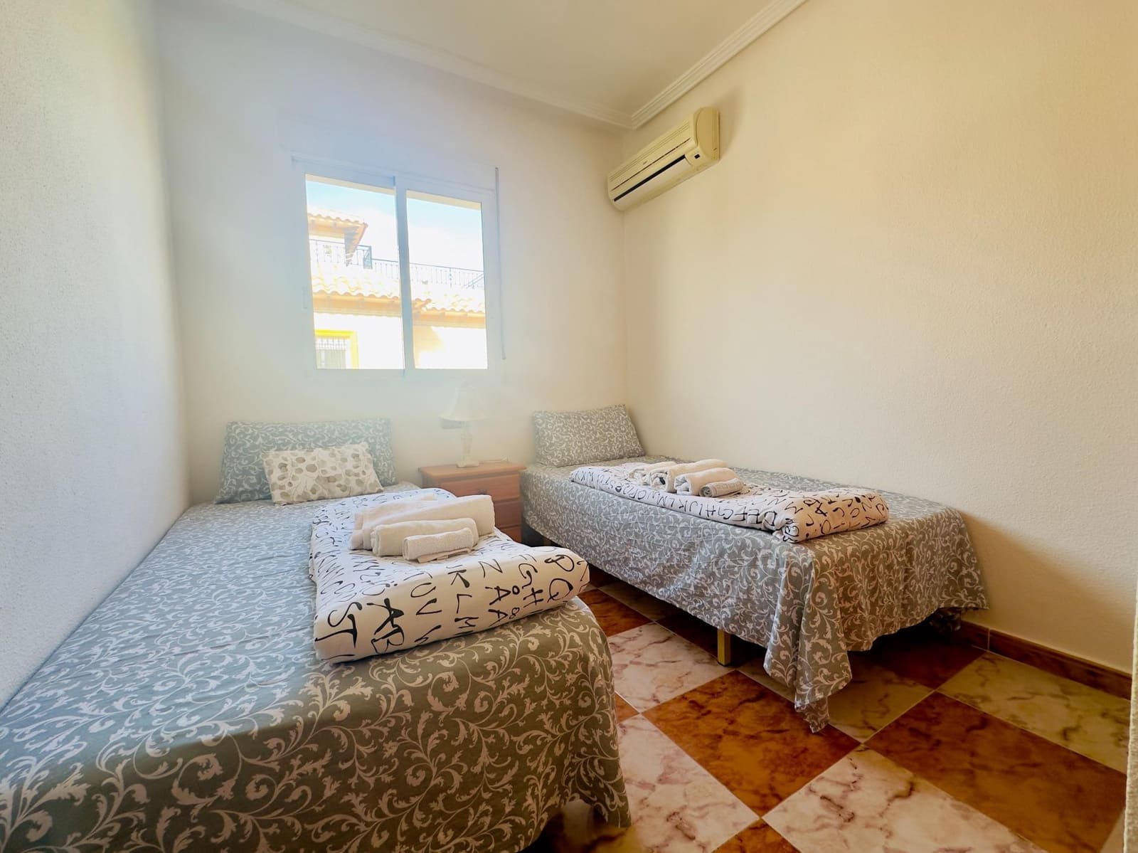 2 bedroom Villa for sale in Cabo Roig with pool - € 230,000 (Ref: 9405853)