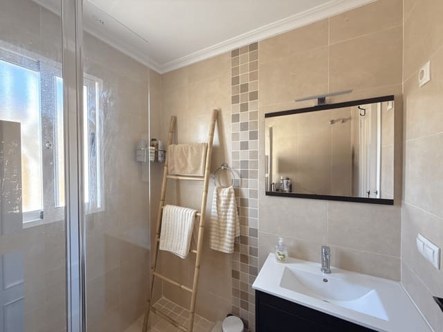 2 soveværelse Byhus til salg i La Zenia, Orihuela med swimmingpool - € 209.950 (Ref: 9410048)