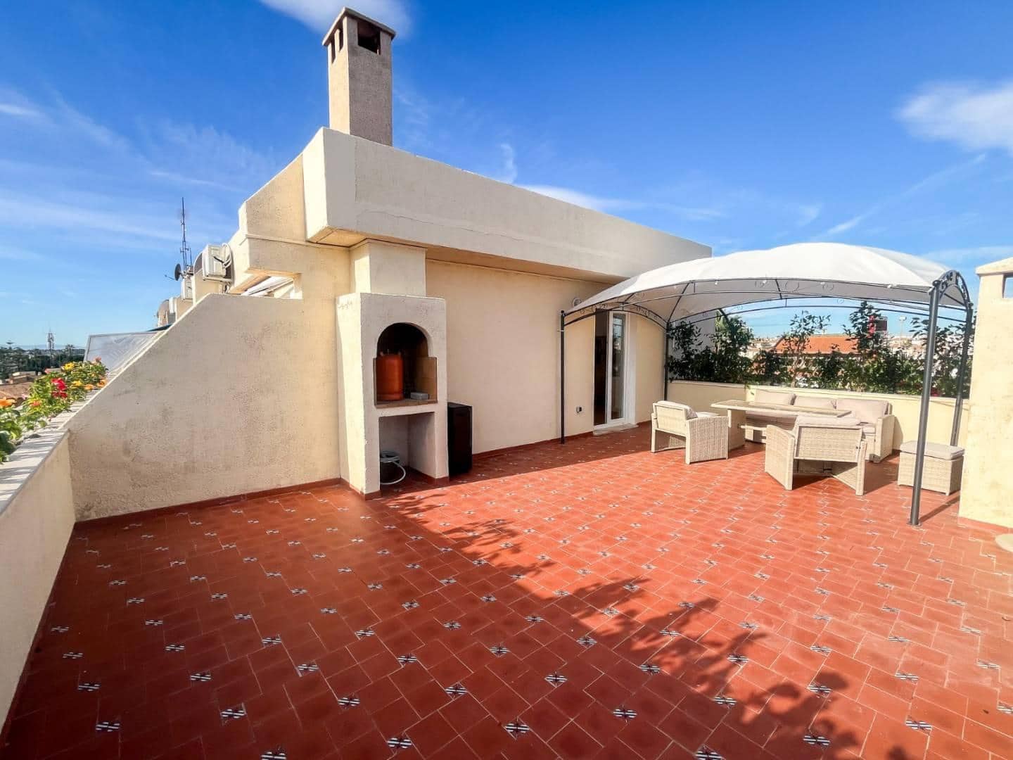 2 bedroom Apartment for sale in Punta Prima - € 254,000 (Ref: 9410049)