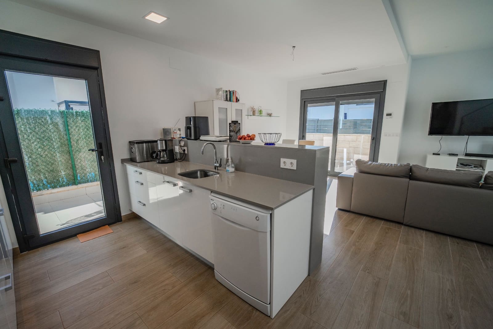 3 soverom Kjedet enebolig til salgs i Ciudad Quesada med svømmebasseng - € 405 000 (Ref: 9419462)