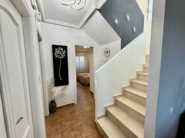 Chalet de 3 habitaciones en El Raso, Guardamar del Segura en venta con piscina garaje - 325.000 € (Ref: 9420638)