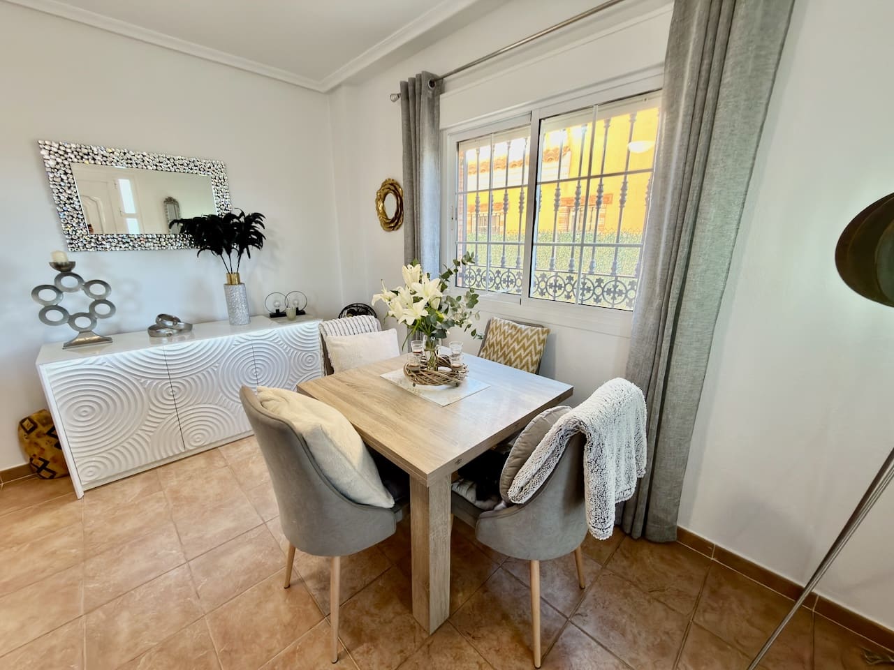 3 quarto Moradia para venda em El Raso com piscina garagem - 325 000 € (Ref: 9420638)