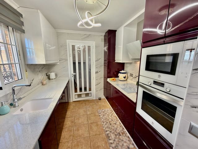 Chalet de 3 habitaciones en El Raso, Guardamar del Segura en venta con piscina garaje - 325.000 € (Ref: 9420638)