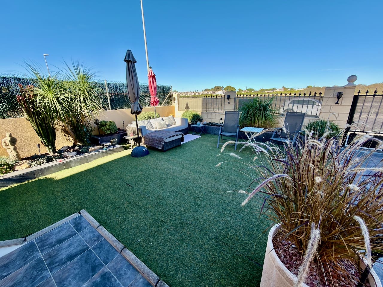 3 quarto Moradia para venda em El Raso com piscina garagem - 325 000 € (Ref: 9420638)