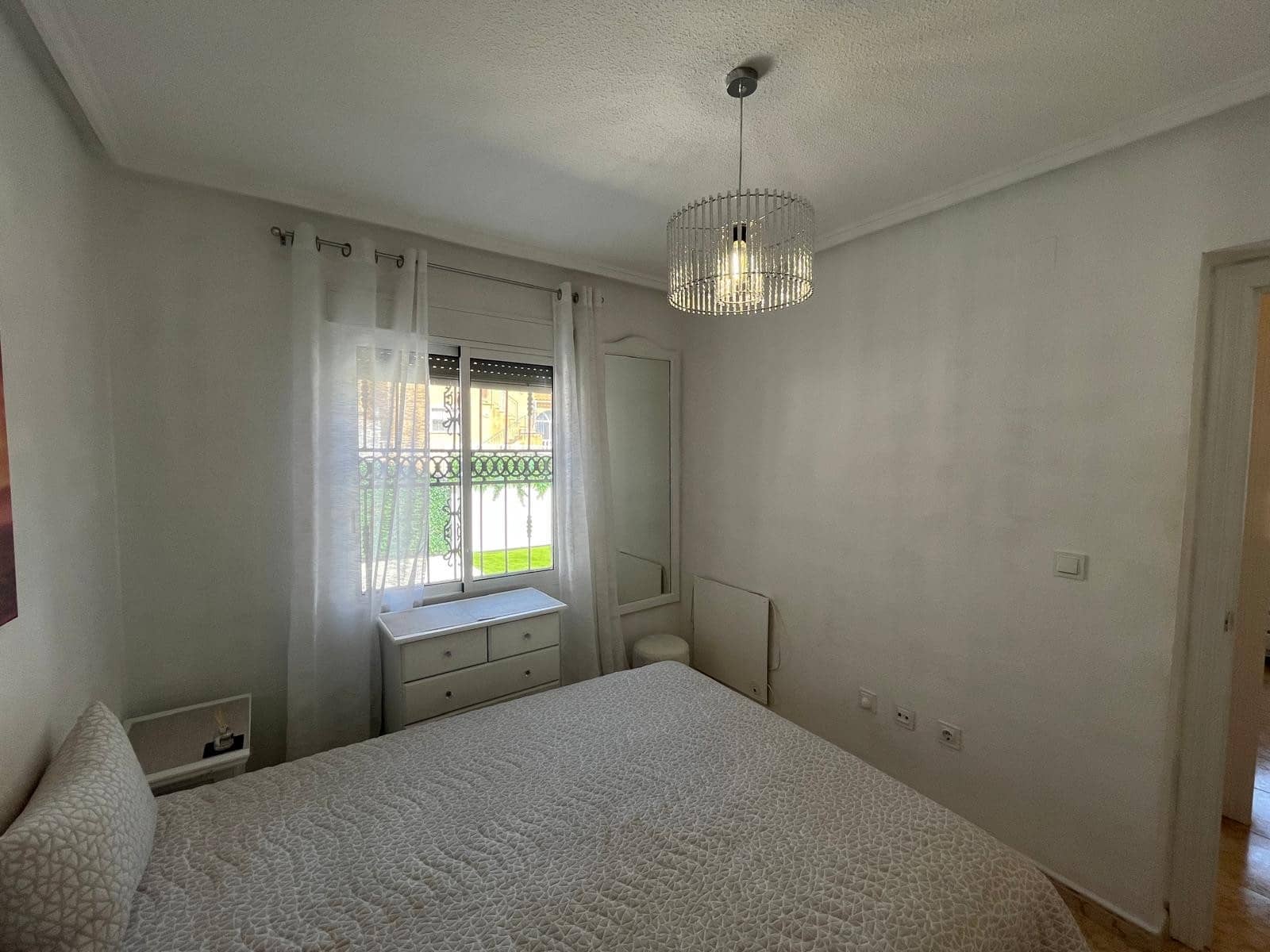 2 makuuhuone Bungalow myytävänä paikassa Orihuela Costa mukana uima-altaan - 209 999 € (Ref: 9426668)