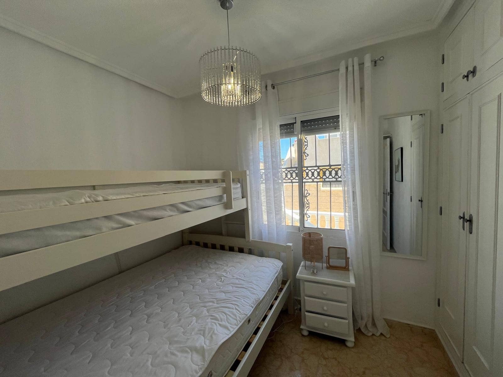 2 makuuhuone Bungalow myytävänä paikassa Orihuela Costa mukana uima-altaan - 209 999 € (Ref: 9426668)