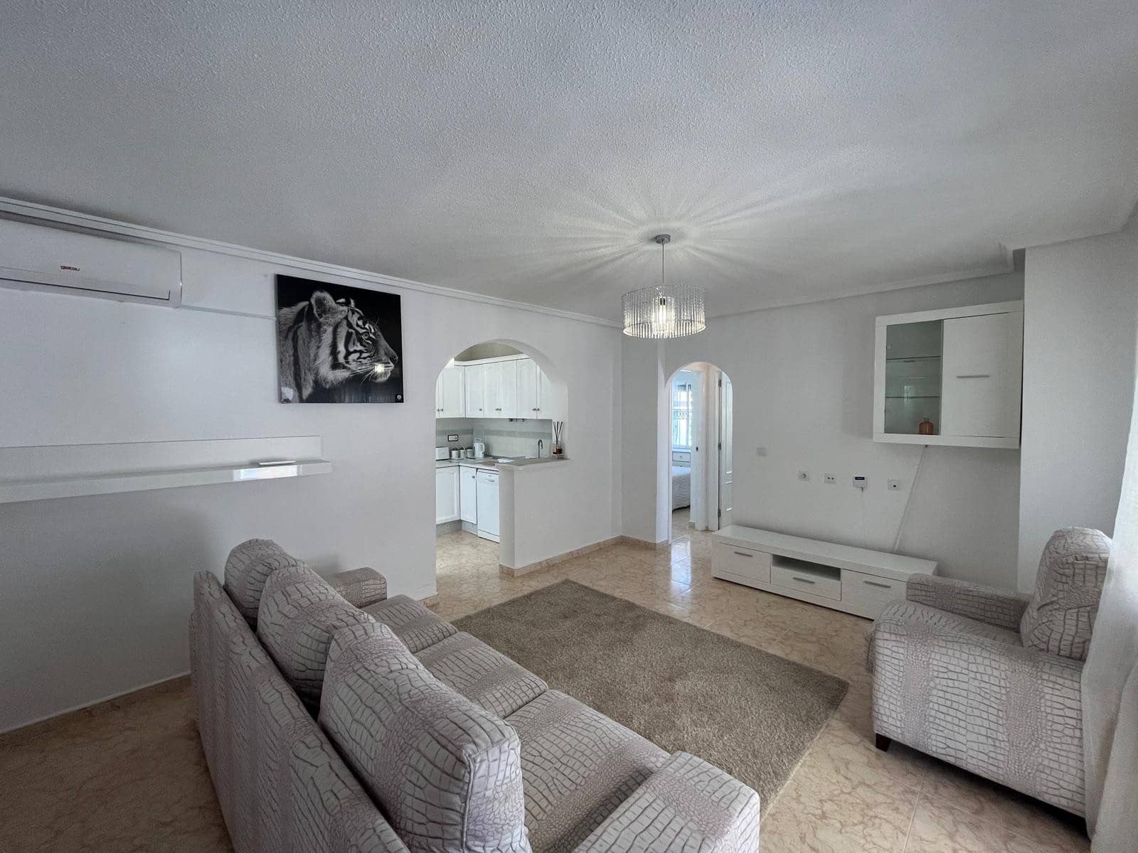 2 makuuhuone Bungalow myytävänä paikassa Orihuela Costa mukana uima-altaan - 209 999 € (Ref: 9426668)