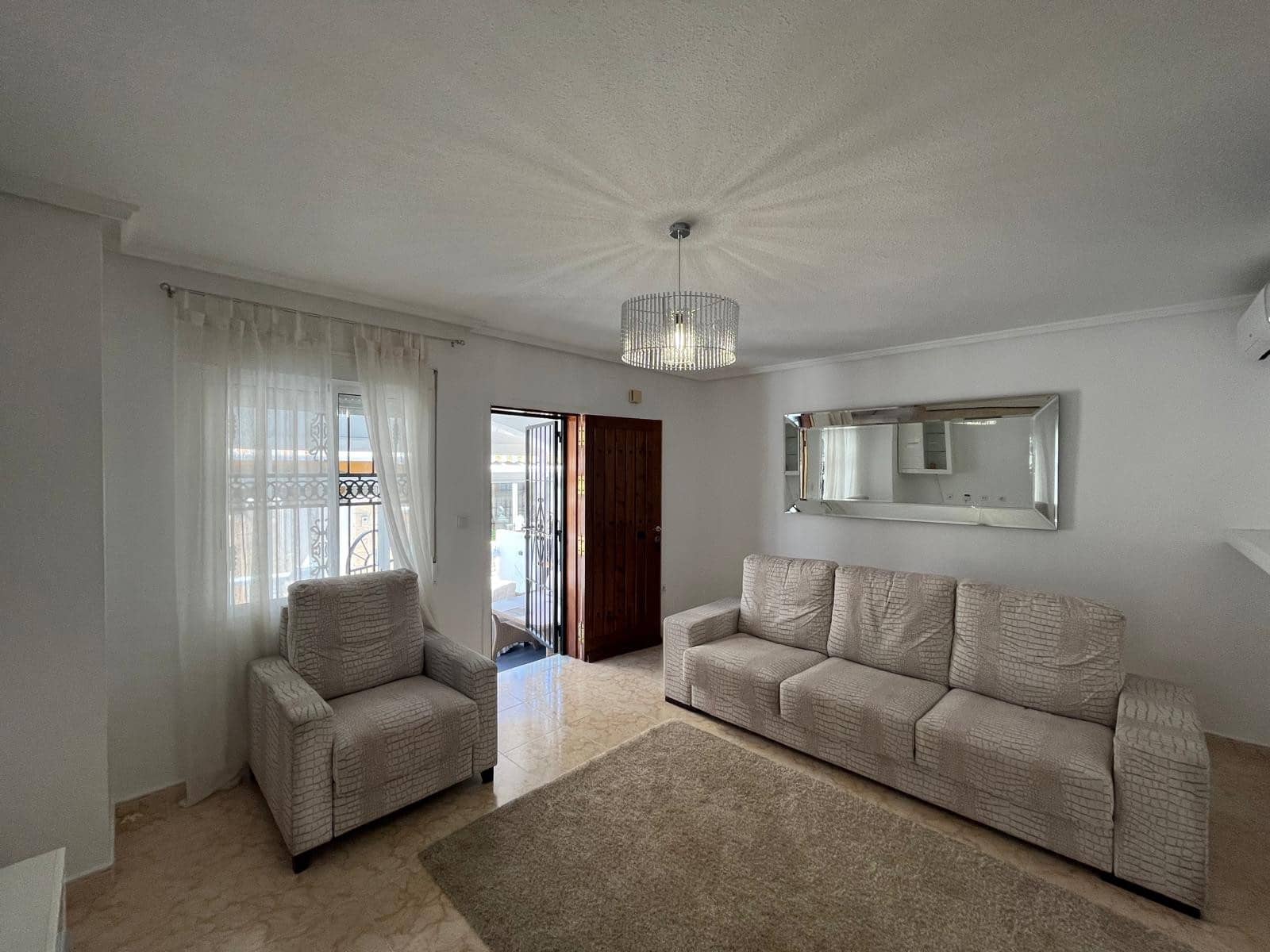 2 makuuhuone Bungalow myytävänä paikassa Orihuela Costa mukana uima-altaan - 209 999 € (Ref: 9426668)