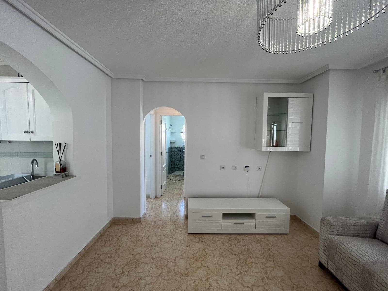 2 makuuhuone Bungalow myytävänä paikassa Orihuela Costa mukana uima-altaan - 209 999 € (Ref: 9426668)