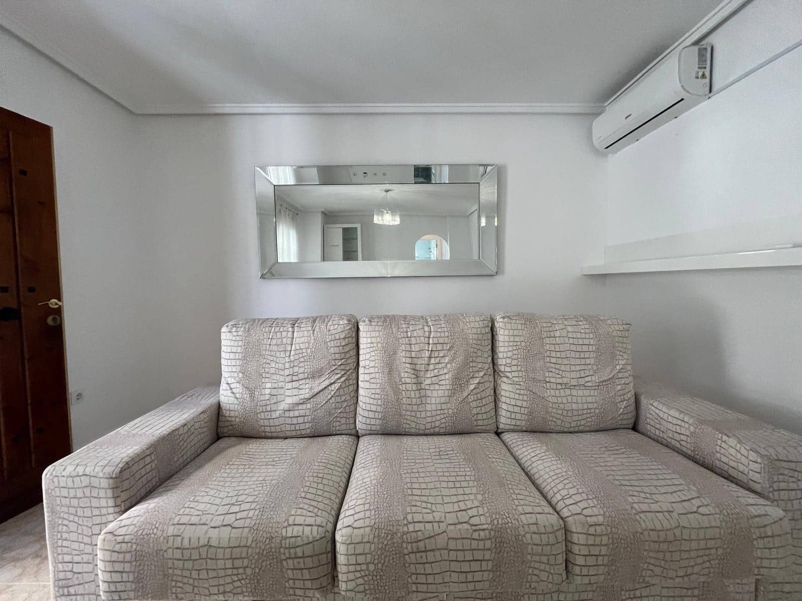 2 makuuhuone Bungalow myytävänä paikassa Orihuela Costa mukana uima-altaan - 209 999 € (Ref: 9426668)