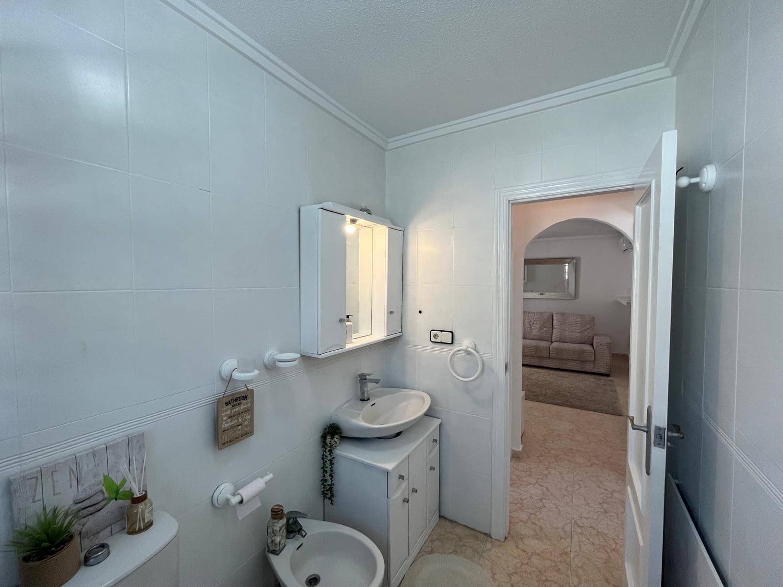 2 makuuhuone Bungalow myytävänä paikassa Orihuela Costa mukana uima-altaan - 209 999 € (Ref: 9426668)