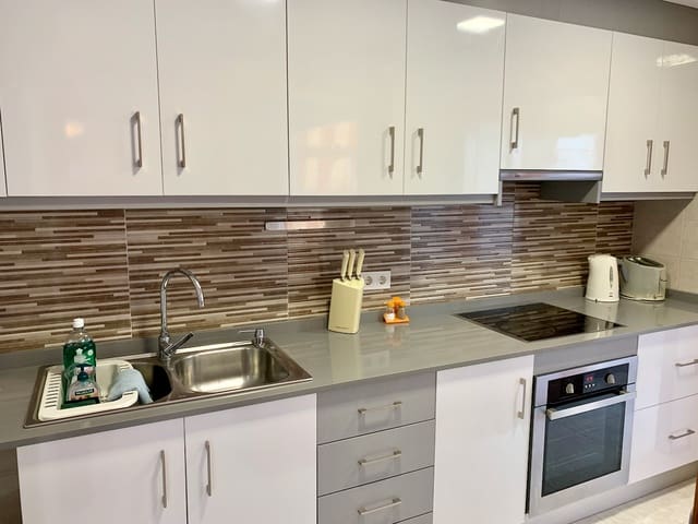 2 sypialnia Apartament na sprzedaż w Los Europeos, Torrevieja z basenem garażem - 175 000 € (Ref: 9428935)