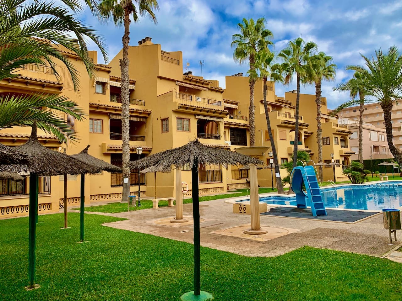 2 sypialnia Apartament na sprzedaż w La Mata z basenem garażem - 175 000 € (Ref: 9428935)