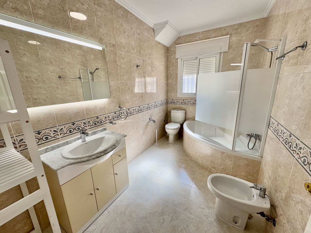 3 bedroom Villa for sale in Ciudad Quesada with pool garage - € 213,000 (Ref: 9438780)