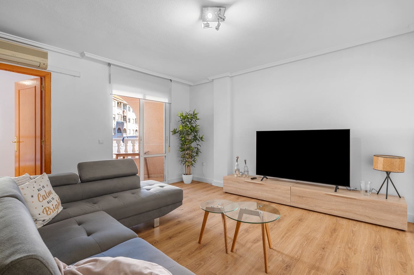 3 soveværelse Lejlighed til salg i Torrevieja med swimmingpool - € 174.000 (Ref: 9444827)