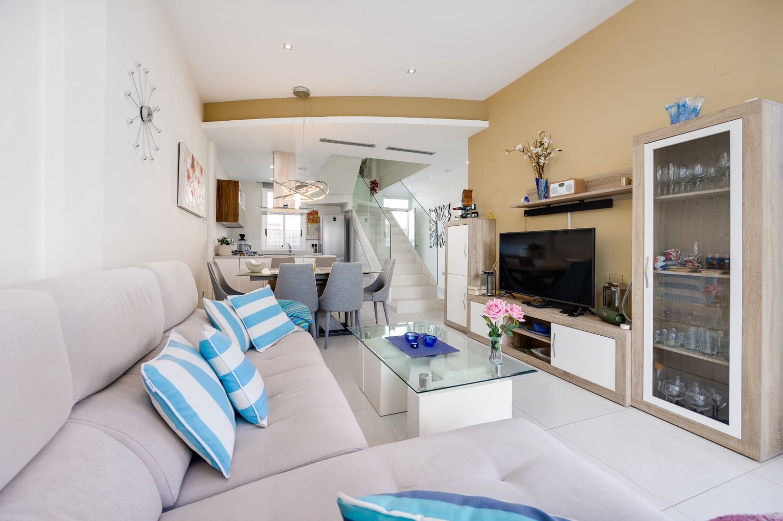 3 chambre Villa/Maison à vendre à Ciudad Quesada avec piscine garage - 390 000 € (Ref: 9450176)