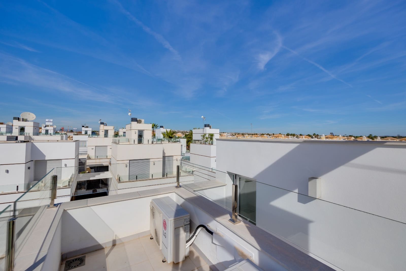 3 chambre Villa/Maison à vendre à Ciudad Quesada avec piscine garage - 390 000 € (Ref: 9450176)