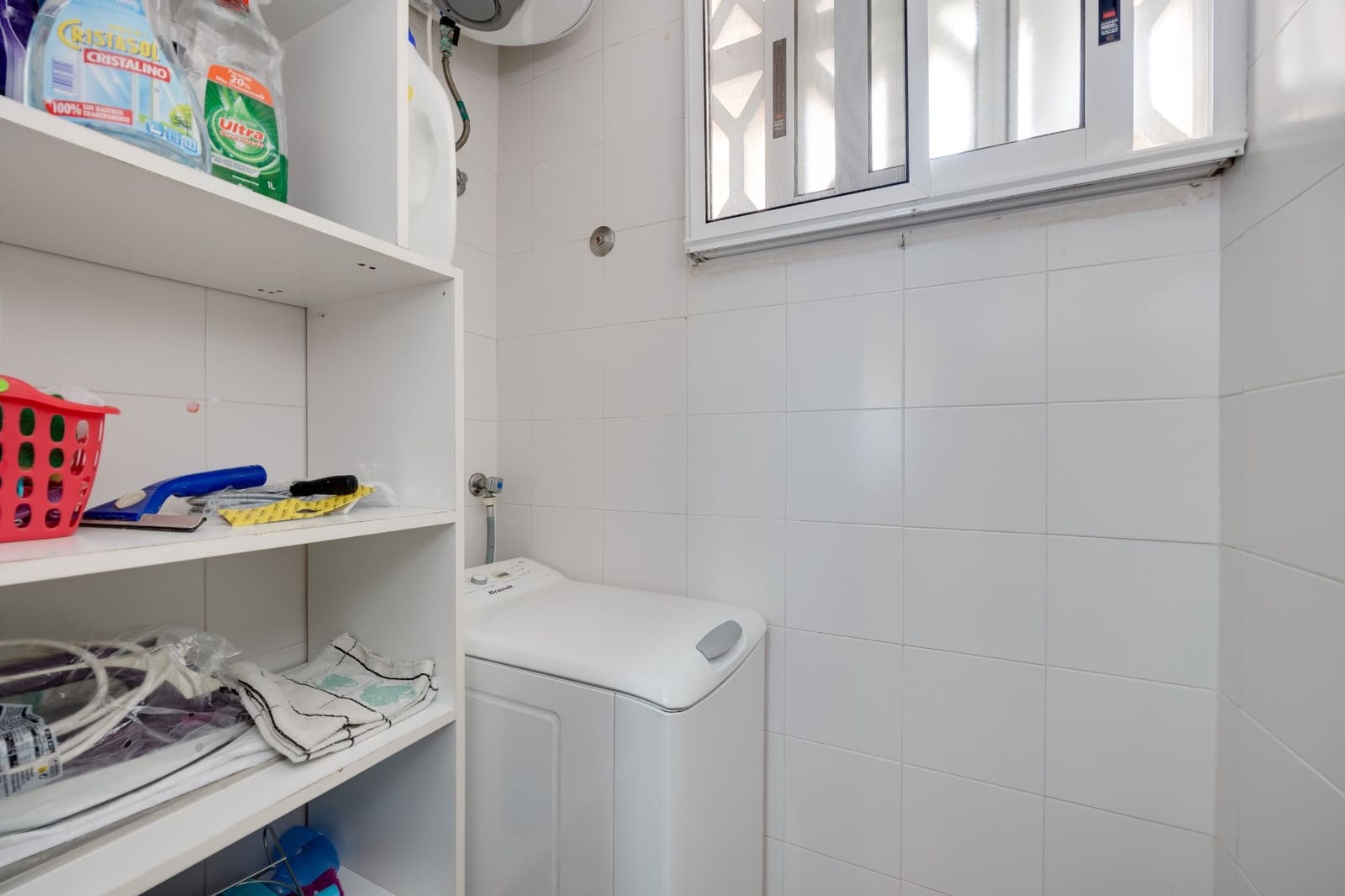 2 makuuhuone Huoneisto myytävänä paikassa Torrevieja mukana uima-altaan 
autotalli - 159 000 € (Ref: 9462884)